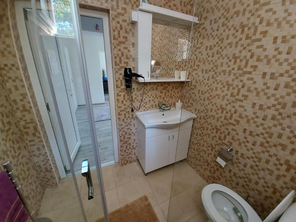 Vinci Fenix Apartment & Rooms מראה חיצוני תמונה